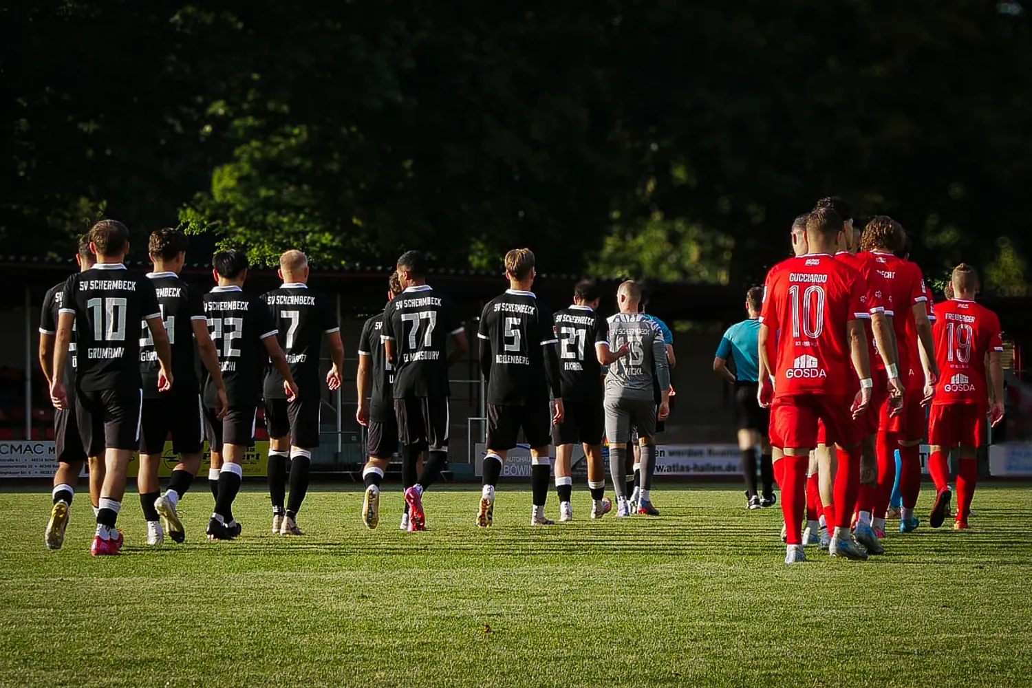 Rot Weiss Ahlen feiert knappen Auswärtssieg in Schermbeck