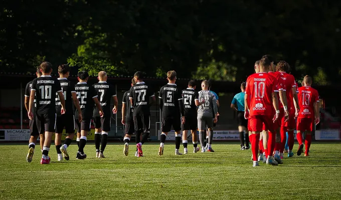 Rot Weiss Ahlen feiert knappen Auswärtssieg in Schermbeck