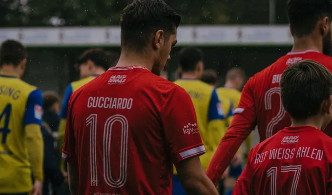 Heimspiel unter Flutlicht im Wersestadion