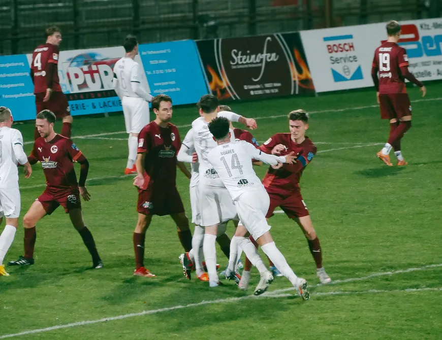 Später Nackenschlag nach Standard-Führung