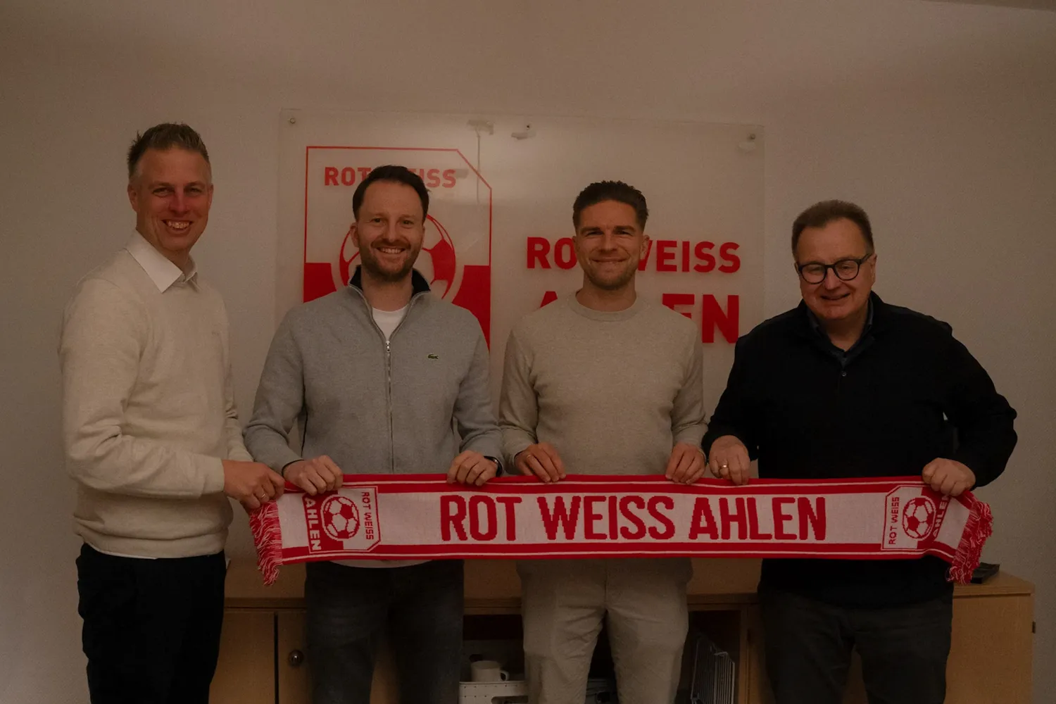 Jan Holldack unterschreibt langfristigen Vertrag bis 2028