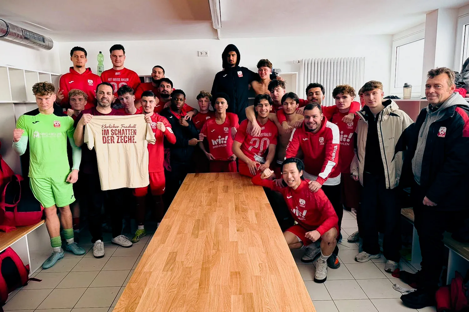 U19 mit Brustlöser gegen den VfB Waltrop