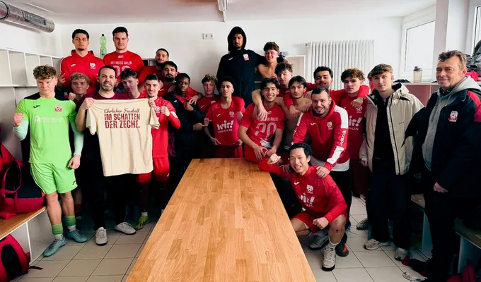 U19 mit Brustlöser gegen den VfB Waltrop