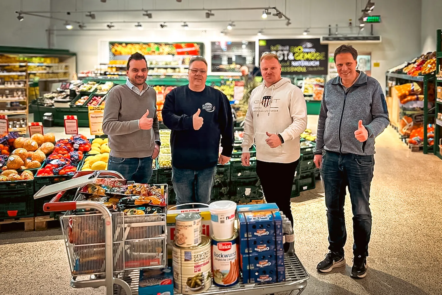 Ein voller Einkaufswagen für den guten Zweck