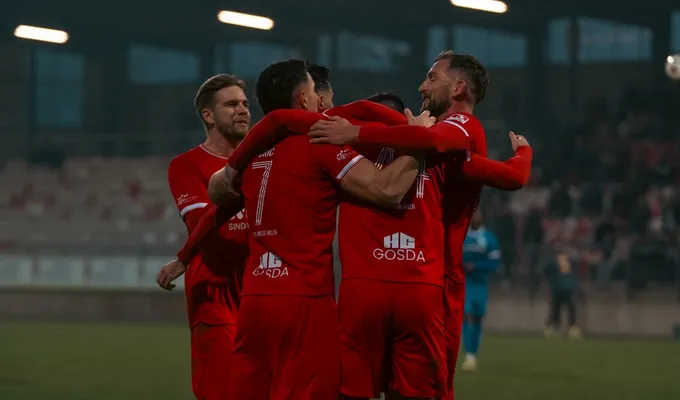 Rot Weiss Ahlen schlägt Ennepetal mit 2:1