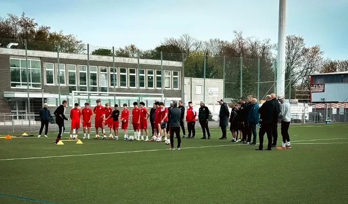 Erfolgreiche Trainerfortbildung im Wersestadion