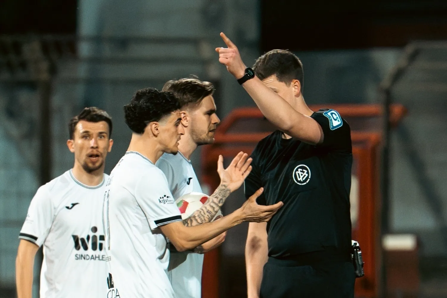 Rot Weiss Ahlen unterliegt Schermbeck trotz großem Kampf