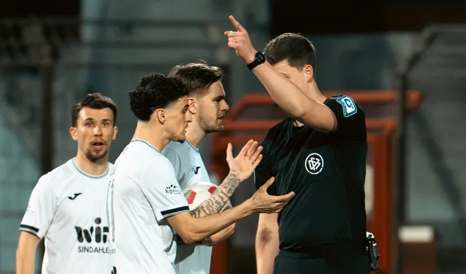 Rot Weiss Ahlen unterliegt Schermbeck trotz großem Kampf