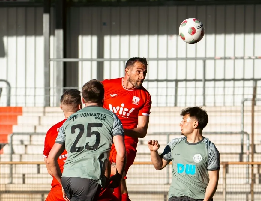 Rot Weiss Ahlen zieht souverän ins Kreispokalfinale ein