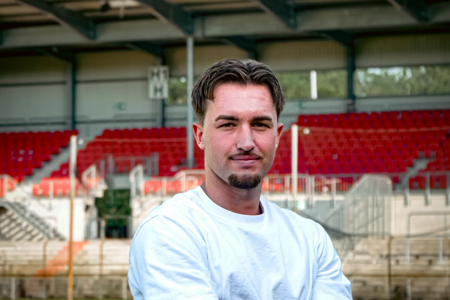 Louis Krieg bleibt Rot Weiss Ahlen treu