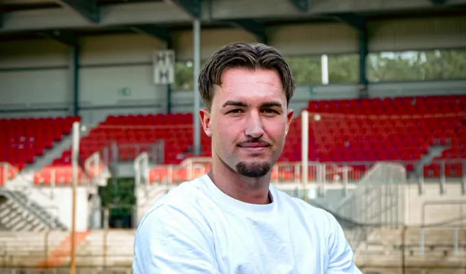 Louis Krieg bleibt Rot Weiss Ahlen treu