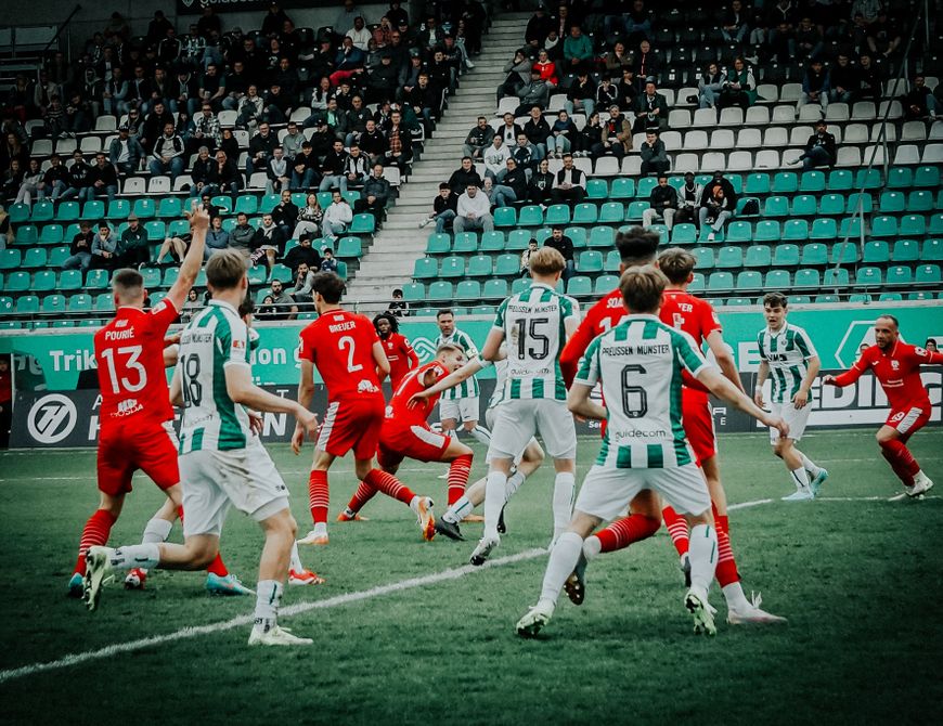 Rot Weiss Ahlen empfängt die SpVgg Erkenschwick – Flutlichtspiel im Wersestadion